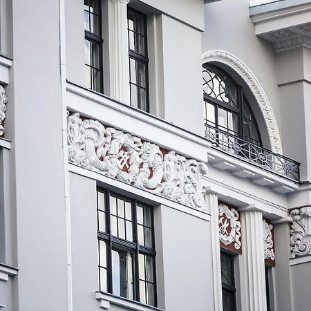 Centrally Located Apartment Overlooking Vermanes Park Riga Kültér fotó