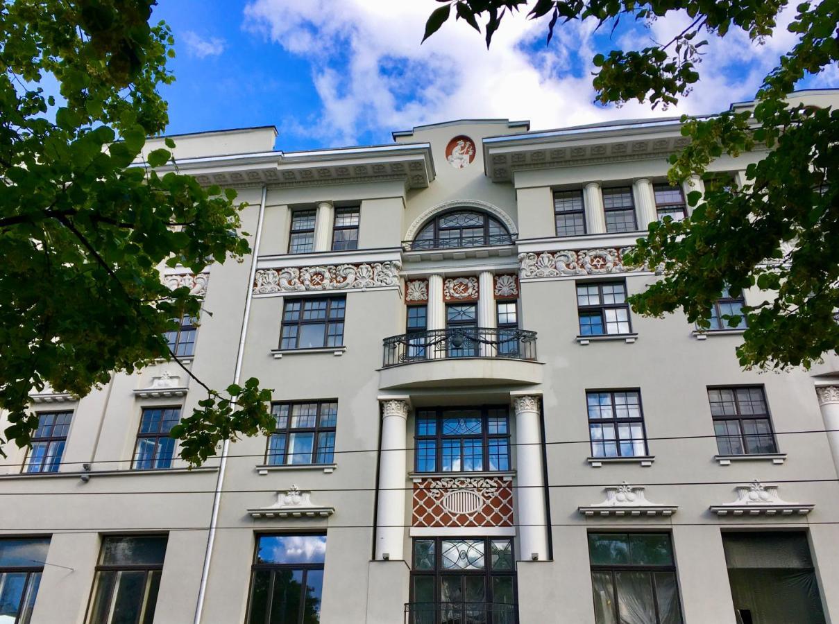 Centrally Located Apartment Overlooking Vermanes Park Riga Kültér fotó